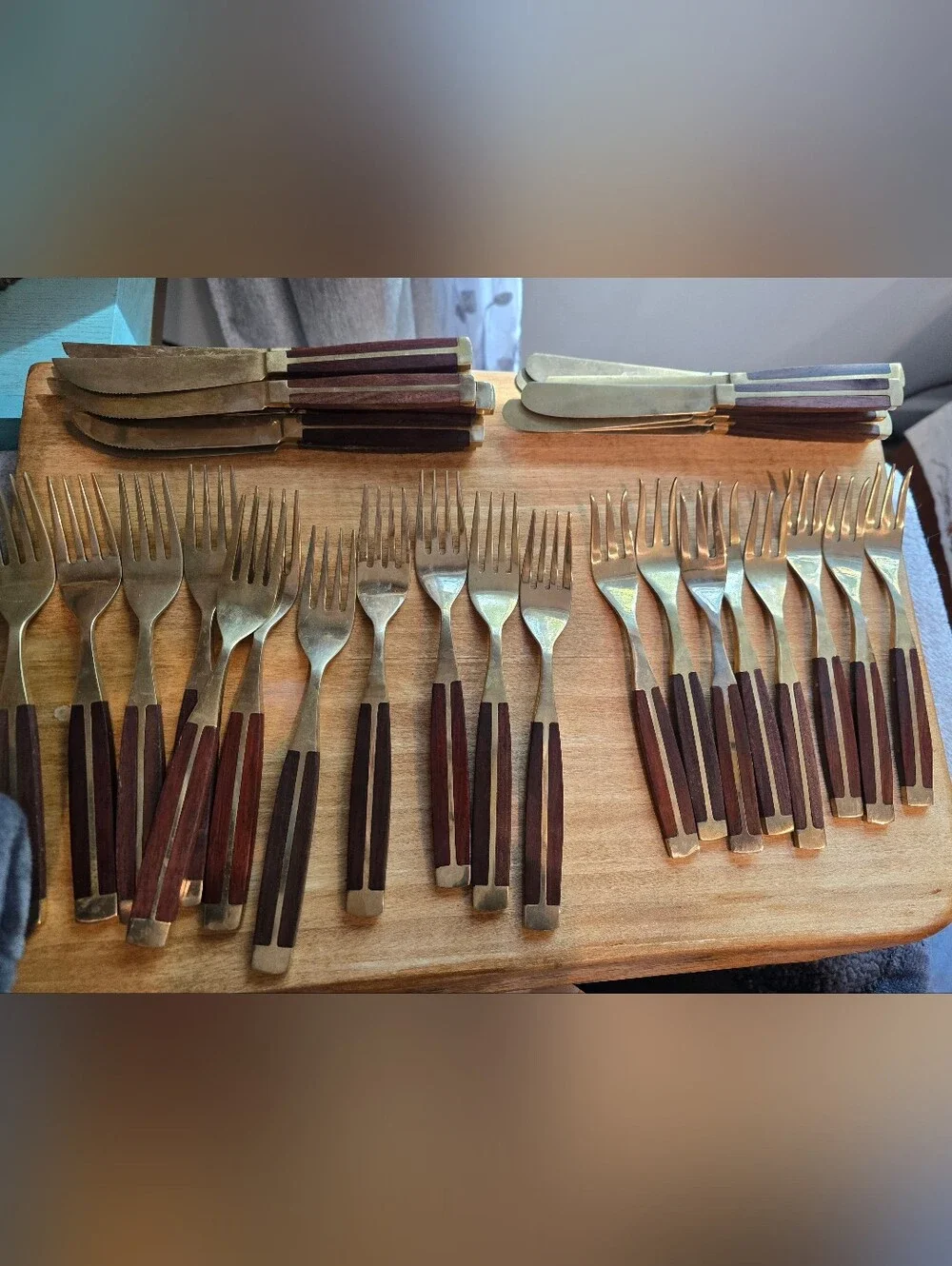 Classic Brass-Tone Fork Set with Brown Wood Inlay - Home Dining